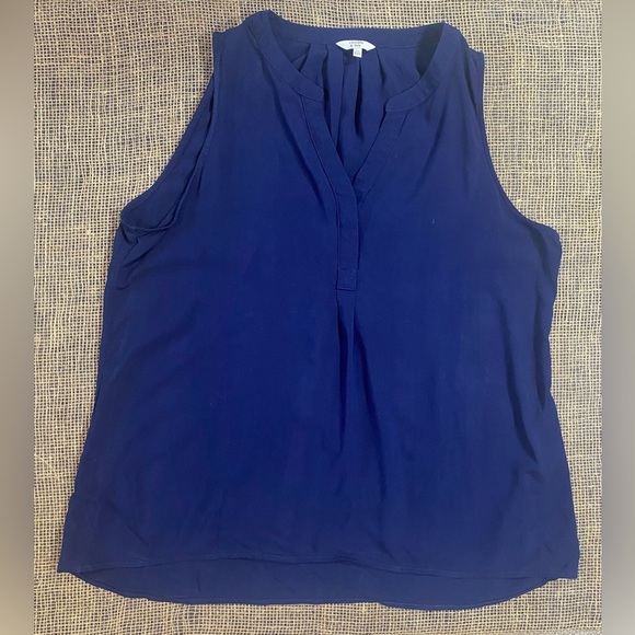 Crown & Ivy Navy Blue Tank Blouse, Size XL, V-neck, 100% Rayon, Pleated Back - Picture 1 of 5